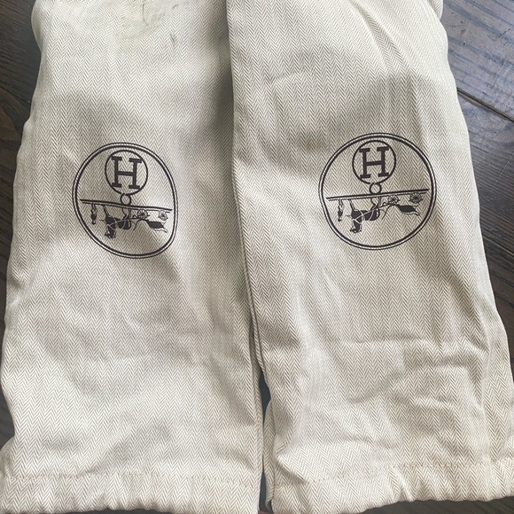 Hermes Oran Sandals; hardly worn, comes with dust bag & box - Picture 3 of 5